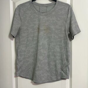 Lululemon womens grey camo short sleeve shirt size 8